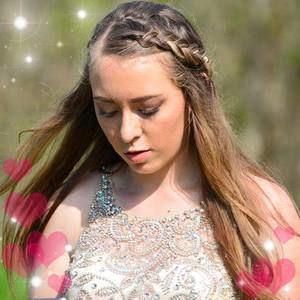 Meet your Posher, Michaela